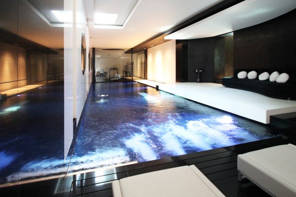 Conception de spas de luxe pour piscine palace.